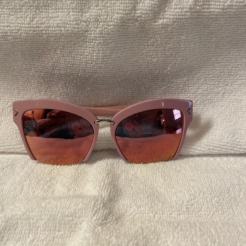 Womens kendall and Kylie sunglasses